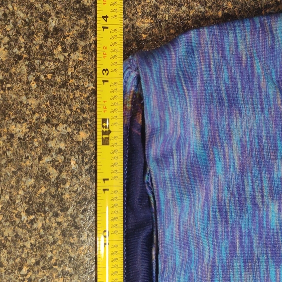 Sale! Danskin Reversible 2-in-1 Active Athletic Leggings - Capri length - Picture 8 of 12